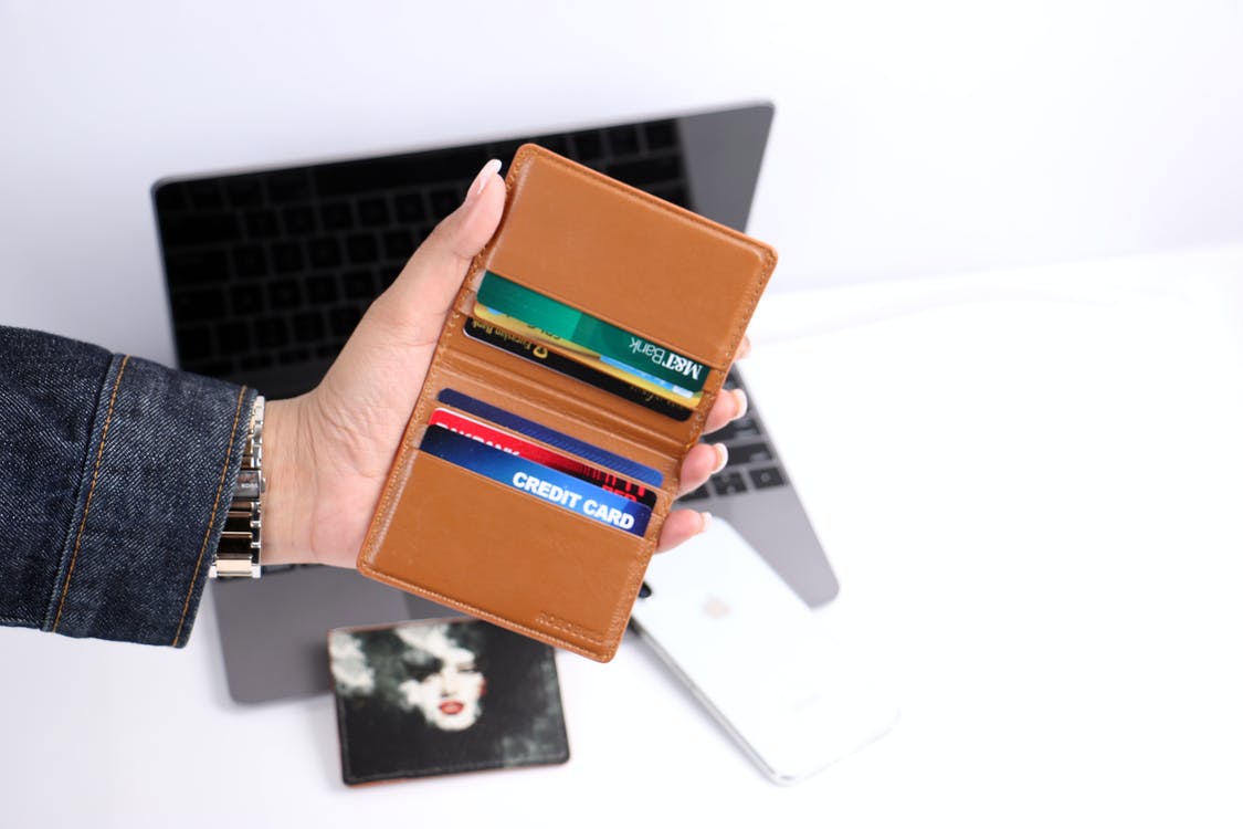 How Do I Keep My Wallet Safe? » 12 Best Tracking Devices